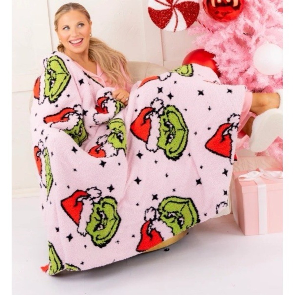 Grinch Pink Throw Blanket 50x60 Christmas Holiday Soft Plush NWT Willow Tree